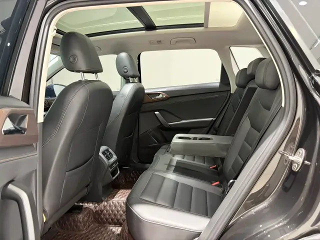 Volkswagen Tharu — Фото автомобиля 14