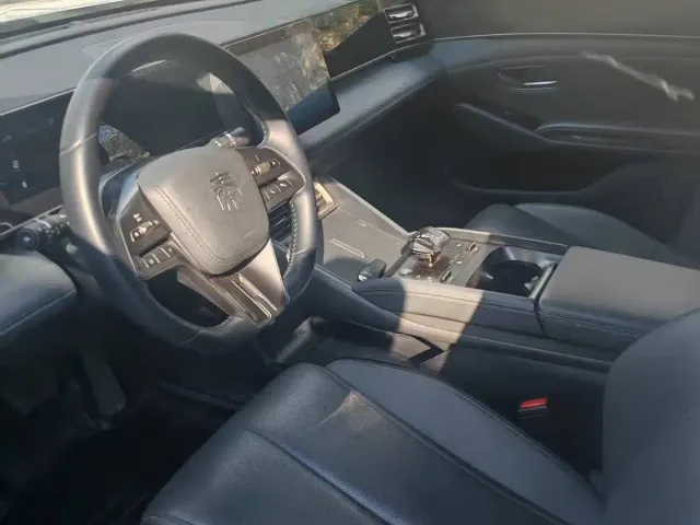 BYD Qin L — Фото автомобиля 9
