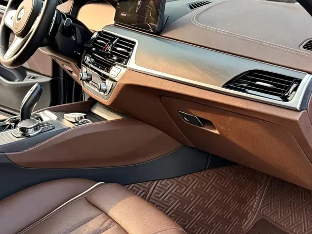 BMW 5 Series — Фото автомобиля 8
