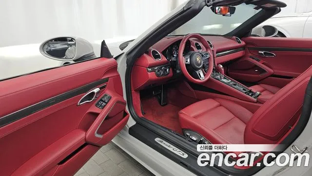 Porsche 718 — Фото автомобиля 10