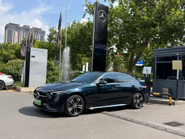 Mercedes-Benz C-Class — Фото автомобиля 2