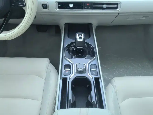 Geely ICON — Фото автомобиля 16