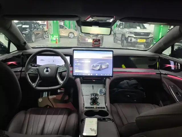 Denza Z9GT — Фото автомобиля 9