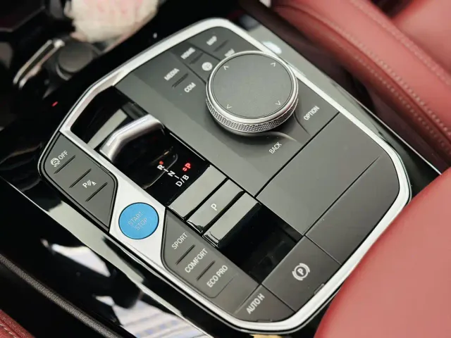 BMW iX3 — Фото автомобиля 8