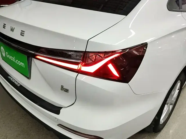 Roewe i5 — Фото автомобиля 7