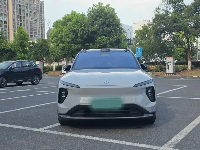 Nio ES6 — Фото автомобиля 2