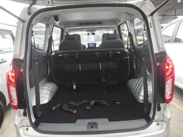 Wuling Hongguang — Фото автомобиля 14