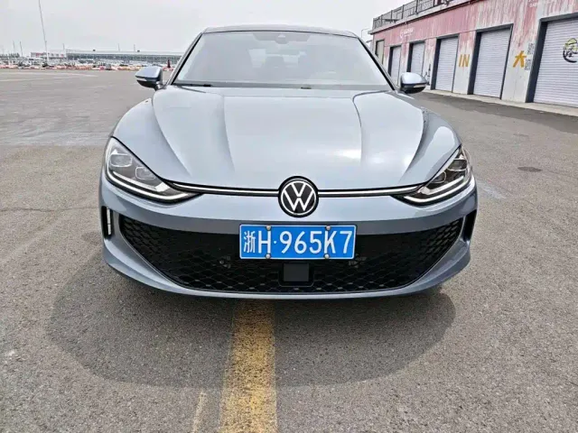 Volkswagen Lamando — Фото автомобиля 2