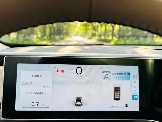 Geely ICON — Фото автомобиля 9