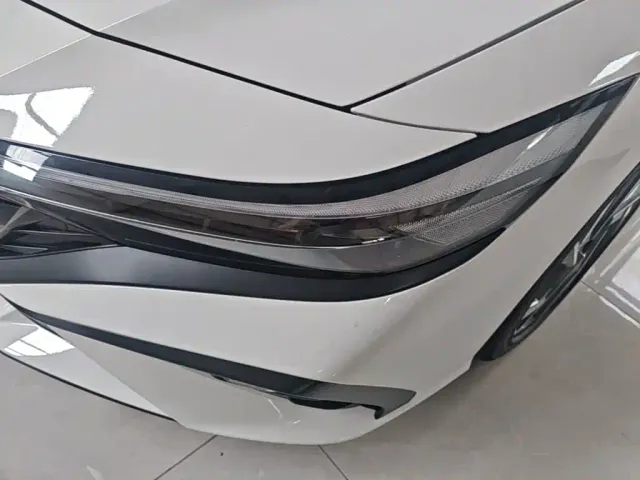 Hyundai Elantra — Фото автомобиля 23