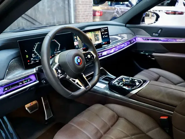 BMW 7 Series — Фото автомобиля 9