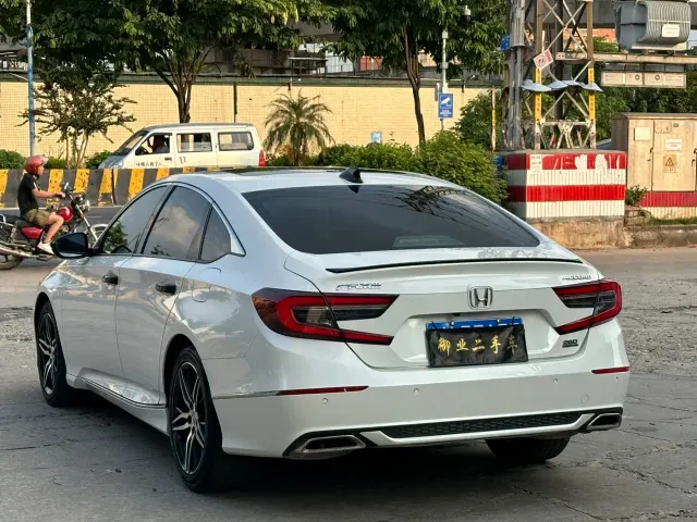 Honda Accord — Фото автомобиля 6