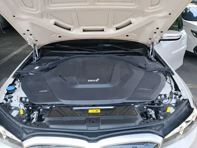 BMW i3 — Фото автомобиля 19
