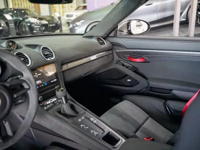 Porsche 718 — Фото автомобиля 21