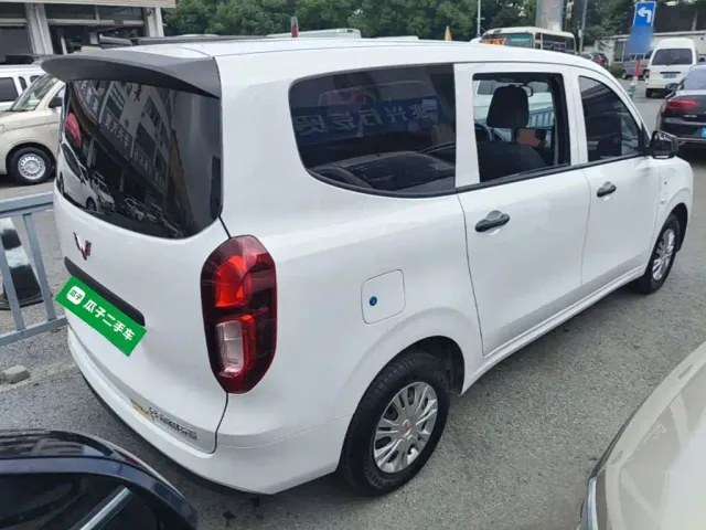 Wuling Hongguang — Фото автомобиля 6