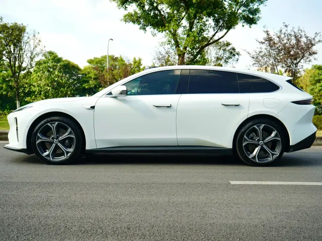 Nio ET5 Touring — Фото автомобиля 3