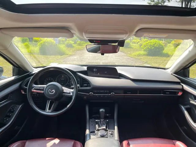 Mazda Axela — Фото автомобиля 17