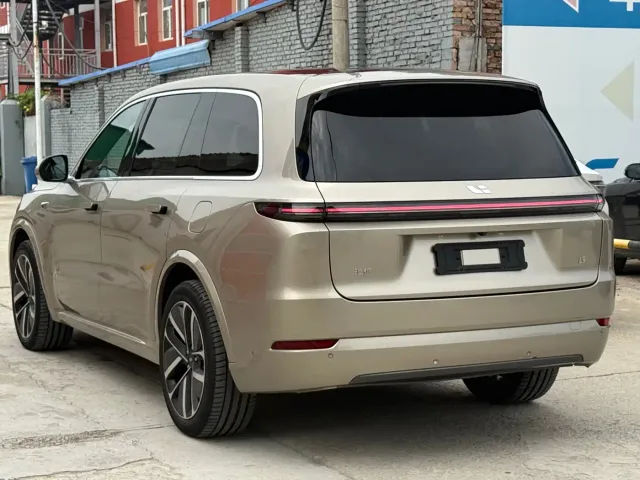 Li Auto L9 — Фото автомобиля 15