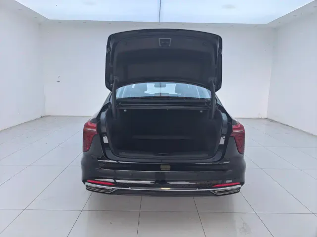 Hongqi H5 — Фото автомобиля 17