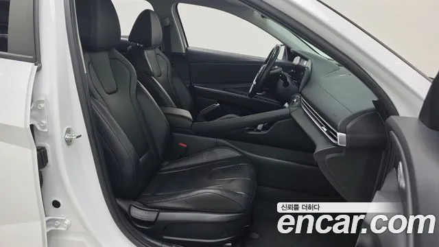 Hyundai AVANTE Avante (CN7) — Фото автомобиля 12