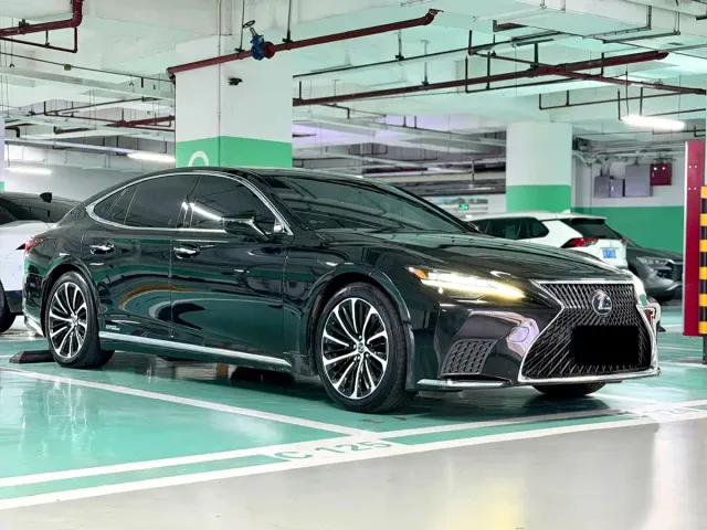 Lexus LS — Фото автомобиля 13