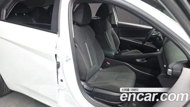 Hyundai Avante CN7 — Фото автомобиля 16