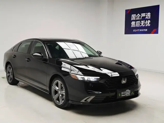 Honda Accord — Фото автомобиля 3