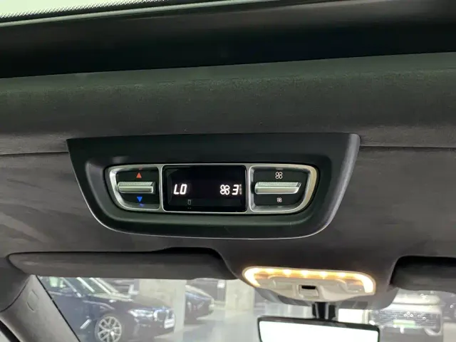 Mercedes-Benz V-Class — Фото автомобиля 24