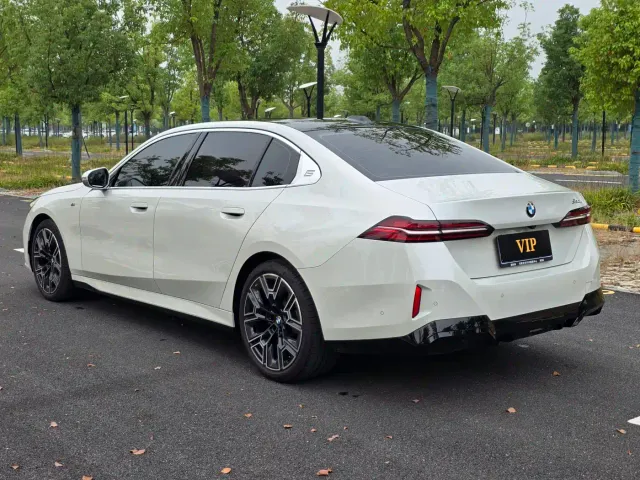BMW 5 Series — Фото автомобиля 6