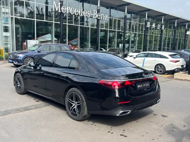 Mercedes-Benz E-Class — Фото автомобиля 4