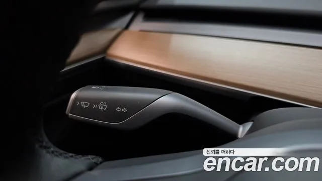 Tesla Model Y — Фото автомобиля 20