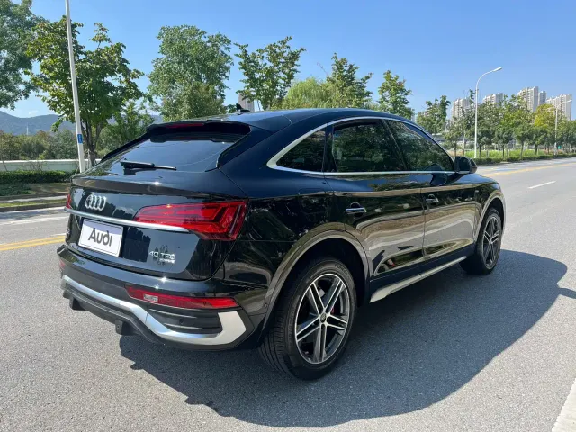 Audi Q5L Sportback — Фото автомобиля 4