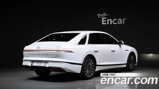Hyundai Grandeur GN7 — Фото автомобиля 2
