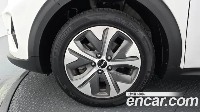 Kia Niro — Фото автомобиля 5
