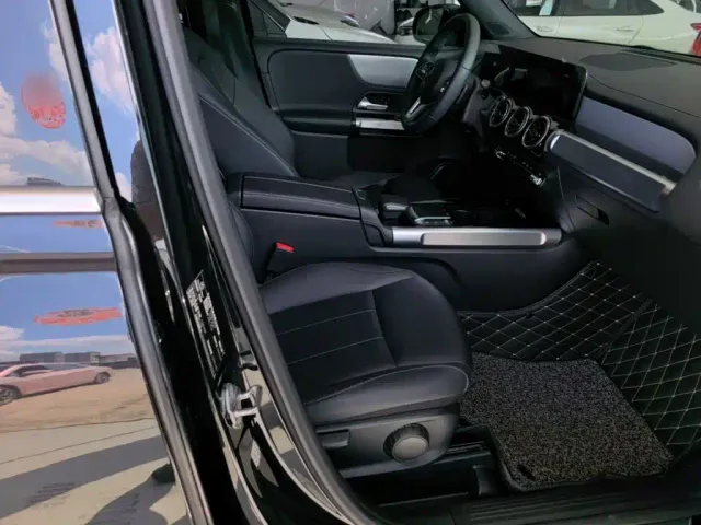 Mercedes-Benz GLB-Class — Фото автомобиля 24
