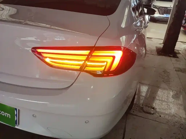 Buick Regal — Фото автомобиля 7