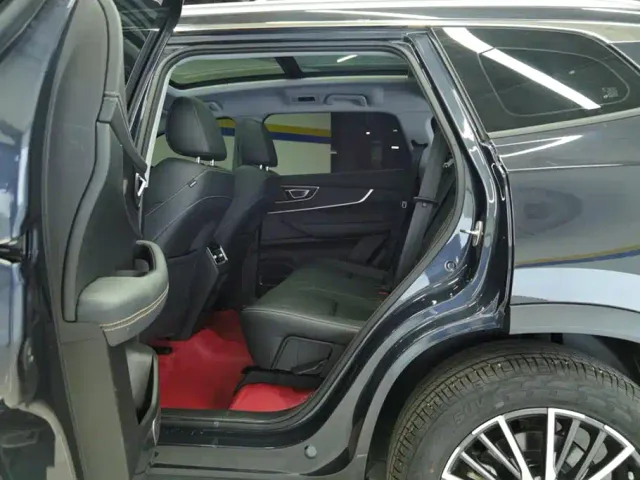 Chery Tiggo 8 — Фото автомобиля 11
