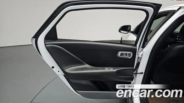 Hyundai Ioniq 6 — Фото автомобиля 14