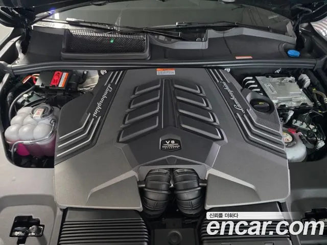 Lamborghini Urus — Фото автомобиля 6