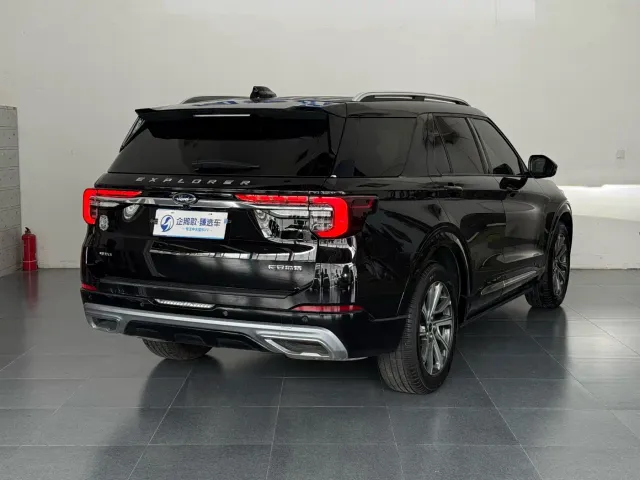 Ford Explorer — Фото автомобиля 6