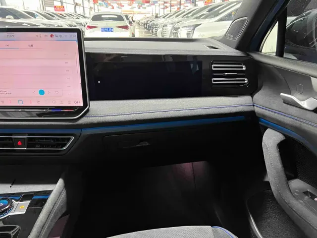 Volkswagen Tiguan L — Фото автомобиля 12