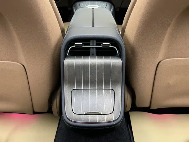 Mercedes-Benz E-Class — Фото автомобиля 22
