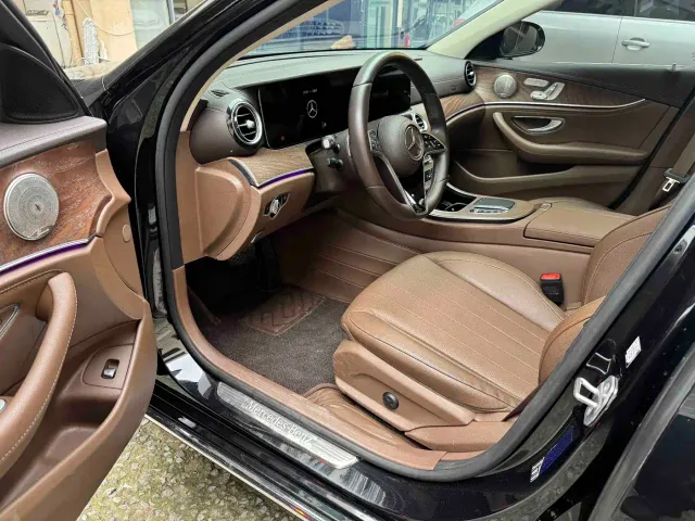 Mercedes-Benz E-Class — Фото автомобиля 6