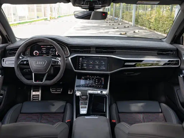 Audi RS 6 — Фото автомобиля 10