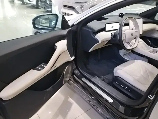 Nio ET5 Touring — Фото автомобиля 15