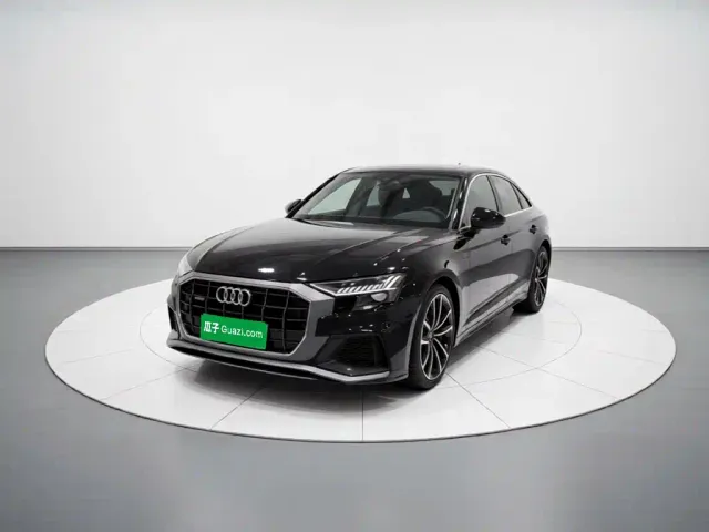 Фотография автомобиля — Audi Q8