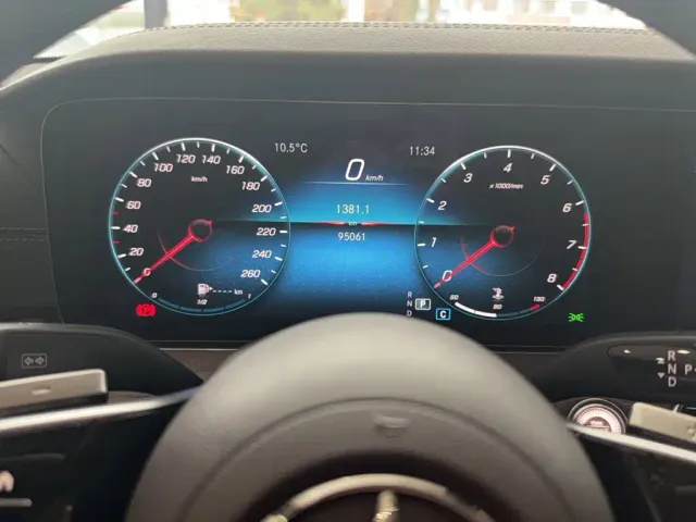 Mercedes-Benz E-Class — Фото автомобиля 10