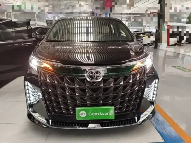 Toyota Sienna — Фото автомобиля 2