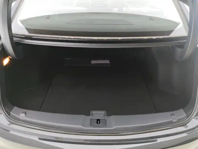 Hongqi E-QM5 — Фото автомобиля 4