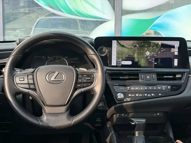 Lexus ES — Фото автомобиля 12